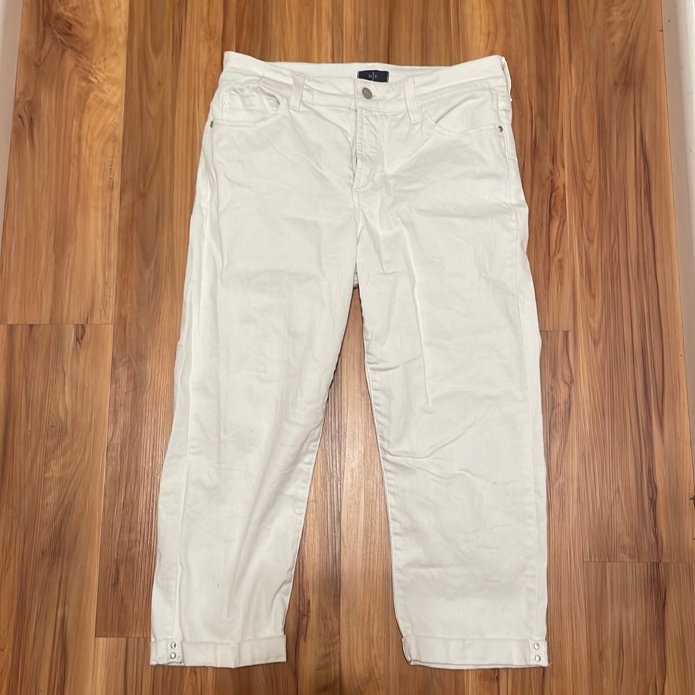 White crop/ankle pants